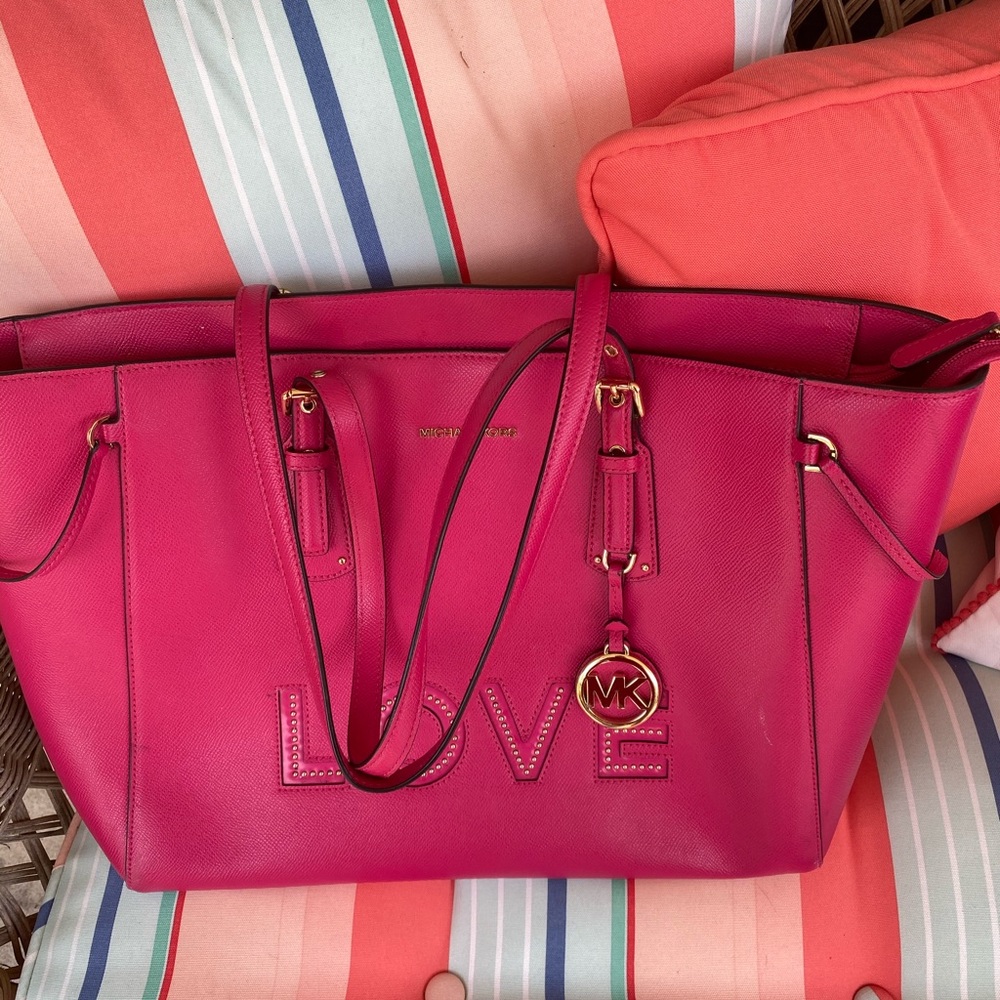 AUTHENTIC MICHAEL KORS LOVE BAG.